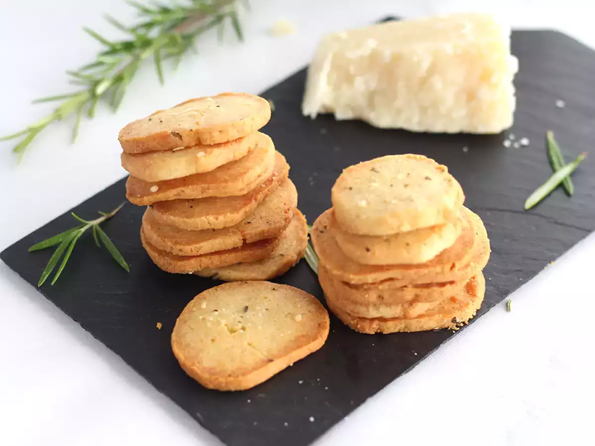 Recept Kex med parmesan och aromatiska örter