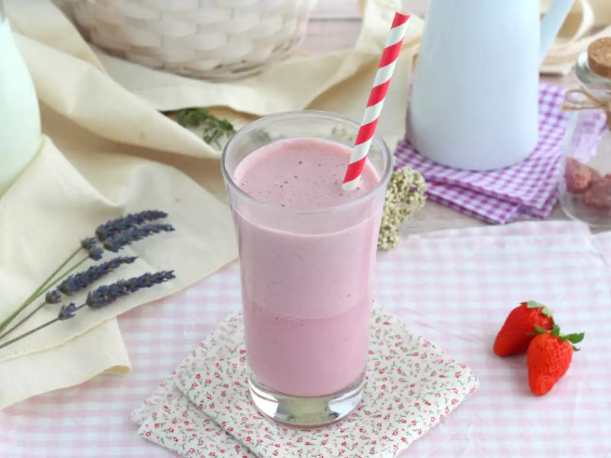 Recept Hallon- och jordgubbsmilkshake