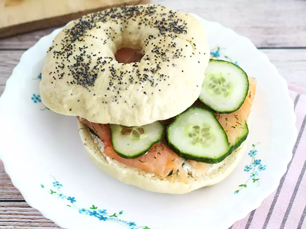Recept Bagel med lax, gurka och färskost