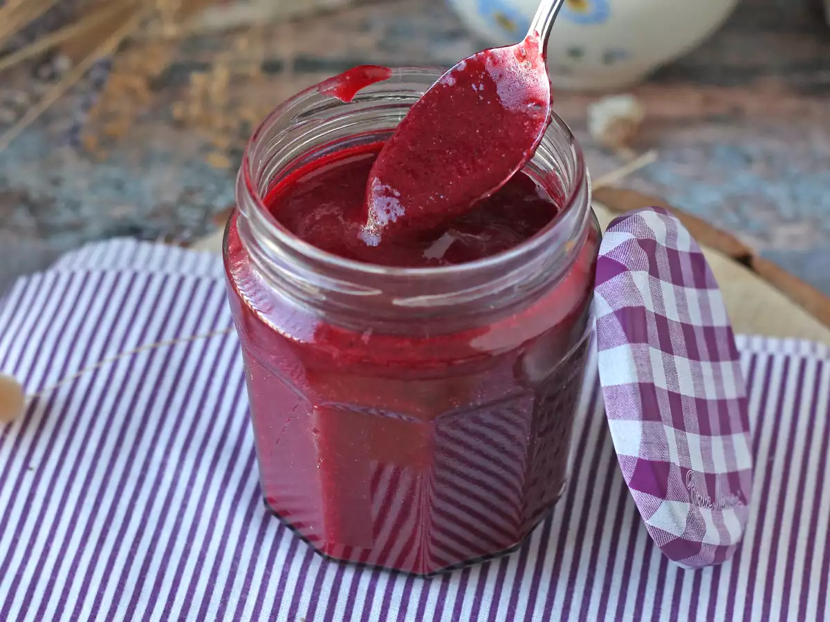 Recept Så här gör du en enkel och perfekt bärcoulis