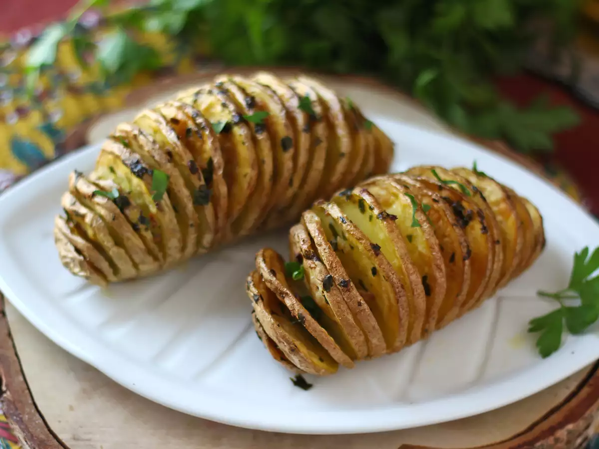 Recept Hasselbackspotatis i fritösen: krispig, smältande i munnen och ultraenkel!