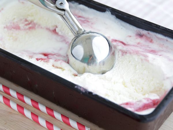 Recept Yoghurt- och hallonglass