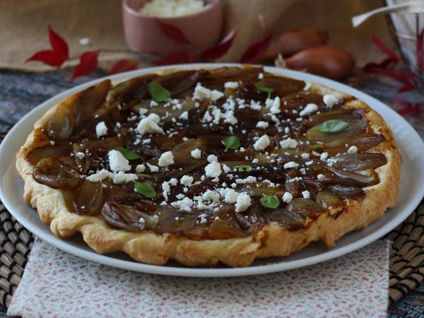 Recept Tarte tatin med schalottenlök och fetaost, den oemotståndliga salta varianten!