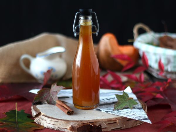 Recept Hemlagad pumpasirap, perfekt för höst- och vinterdrinkar