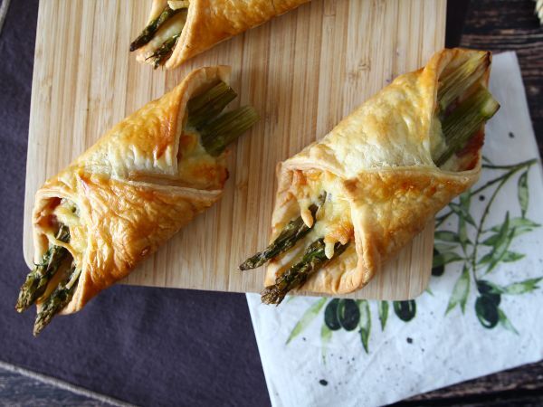 Recept Bakverk med sparris, skinka och smältost