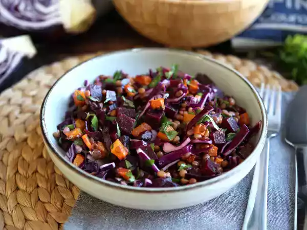 Recept Lins-, butternut-, rödkåls-, rödbets- och persiljesallad (perfekt för höst/vinter)