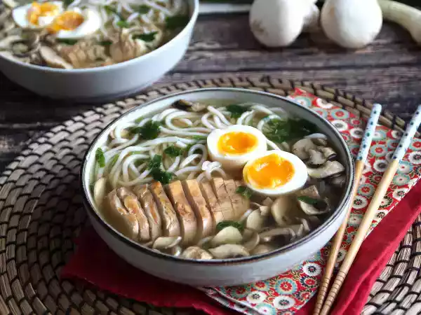 Recept Kycklingramen: den enkla versionen av denna ikoniska asiatiska maträtt!