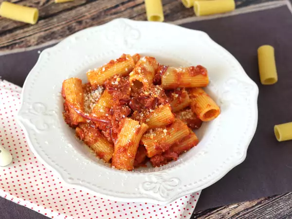 Recept Pasta med 'nduja, en lättlagad pastarätt från kalabrien