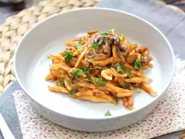 Recept Pasta alla boscaiola, den perfekta rätten för höst och vinter