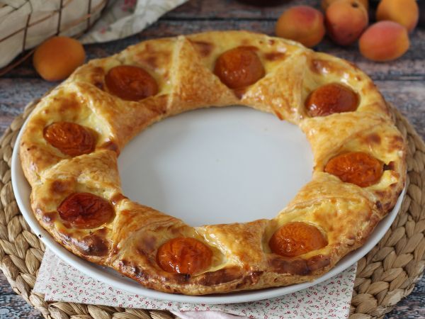 Recept Tarte oranaise - smördeg, vaniljsås och aprikoser
