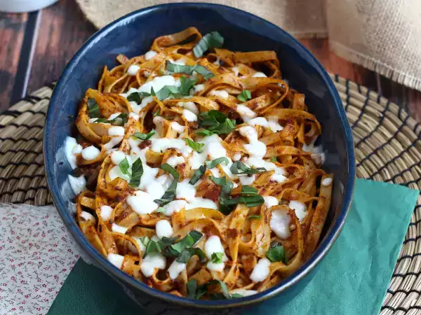Recept Tagliatelle al forno, receptet mot slöseri för att använda överbliven pasta