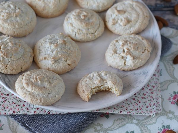 Recept Amaretti, italienska mandelgodis som passar perfekt till kaffe!