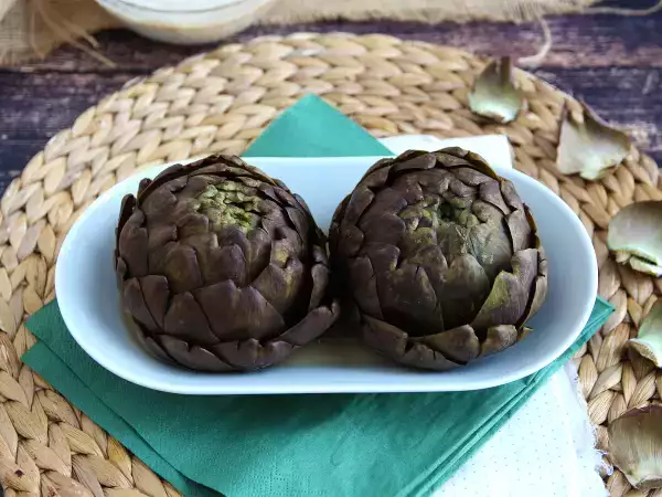 Recept Hur kokar jag en kronärtskocka i vatten?