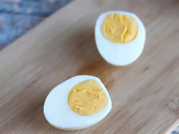 Recept Hur kokar man ett hårdkokt ägg?