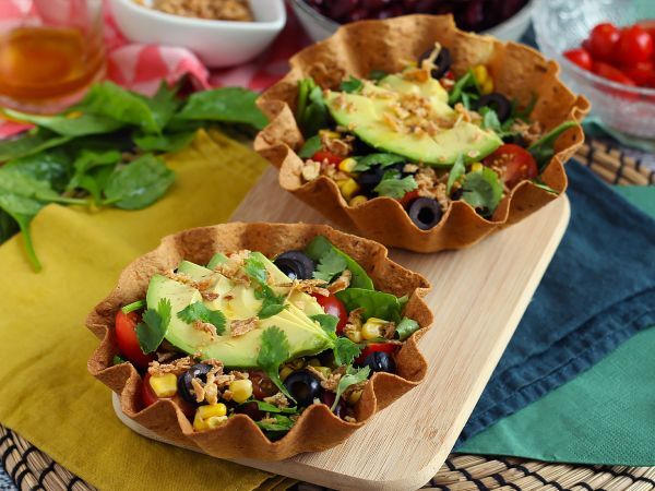 Recept Hur gör man tortillaskålar? den enkla salladen utan diskning!
