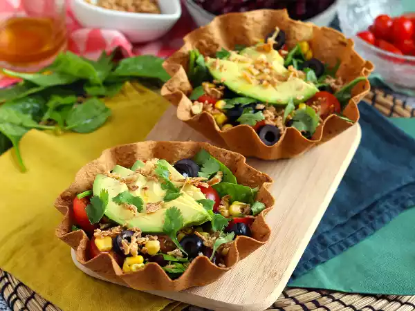 Recept Hur gör man tortillaskålar? den enkla salladen utan diskning!