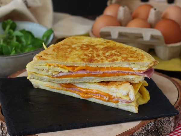 Recept Omelettsmörgås - fransk toast omelettsmörgås - äggsmörgås hack