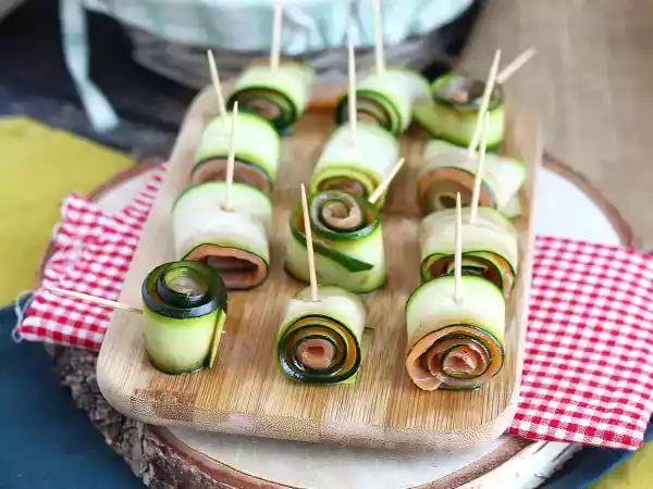 Recept Rullar med zucchini och rökt lax
