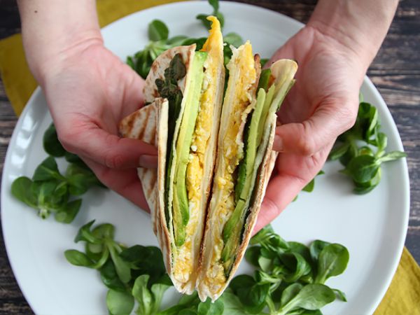 Recept Grillad wrap i brunchstil - tortilla wrap hack