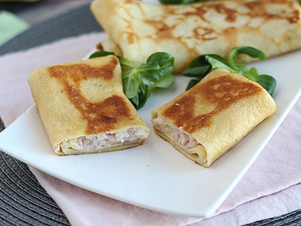 Recept Pannkakor fyllda med béchamelsås, ost och skinka