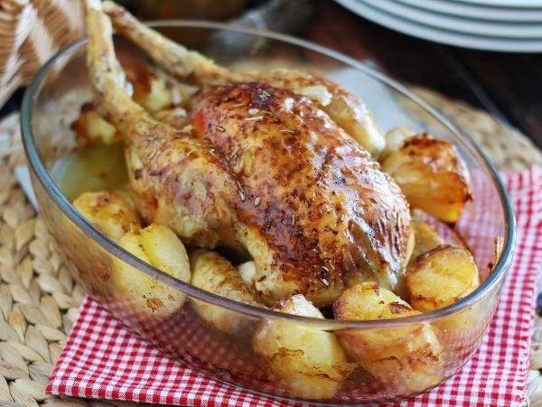 Recept Hur tillagar man en kyckling i ugnen?