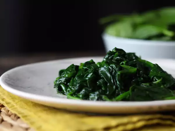 Recept Stekt spenat i panna – ett gott och lättlagat tillbehör