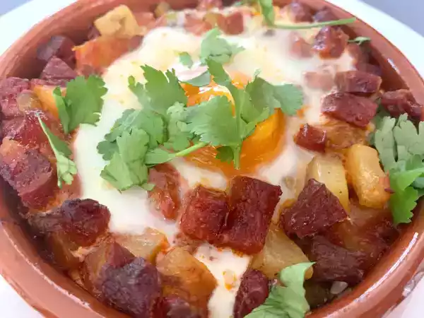 Recept Flamenco-ägg med potatis och chorizo