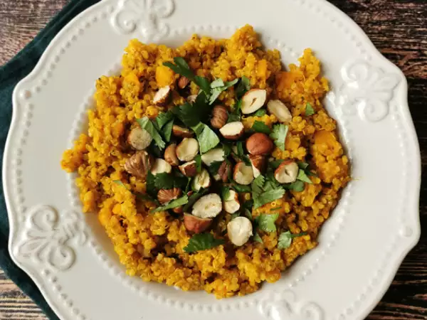 Recept Vegetarisk risotto med quinoa, butternut, hasselnötter och koriander - quinotto