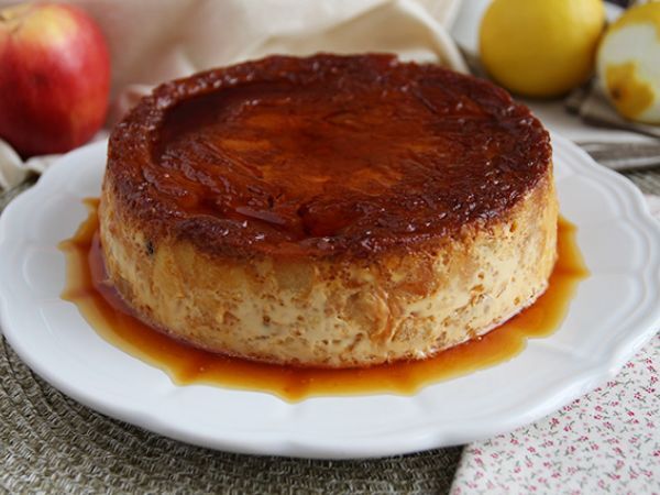 Recept Äppel- och karamellpudding med croissanter