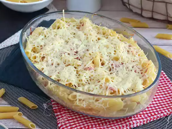 Recept Pastagratäng med skinka och ost