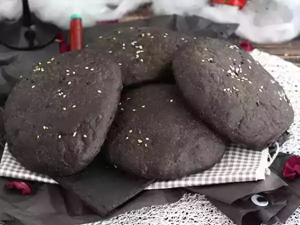 Recept Svarta bullar med bläckfiskbläck