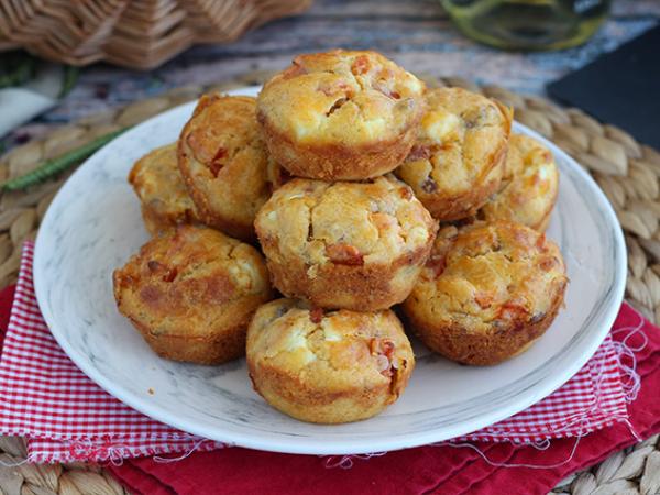 Recept Muffins med tonfisk, tomat och fetaost