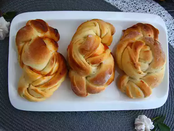 Recept Flätade aprikosbriocher