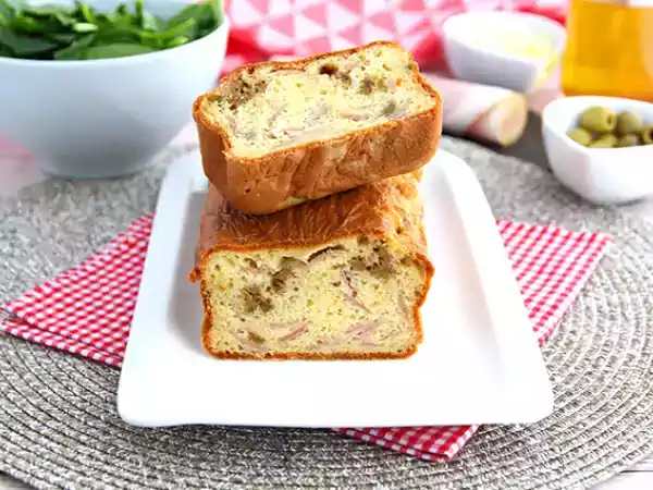 Recept Skink- och ostkaka med gröna oliver