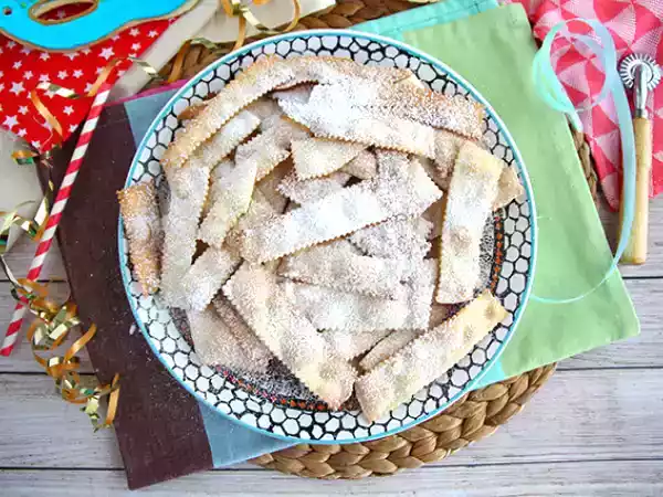 Recept Chiacchiere di carnevale - italienska bakade bugnes
