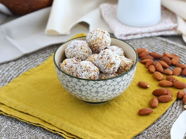 Recept Energibollar med aprikos, grönt te och kokosnöt