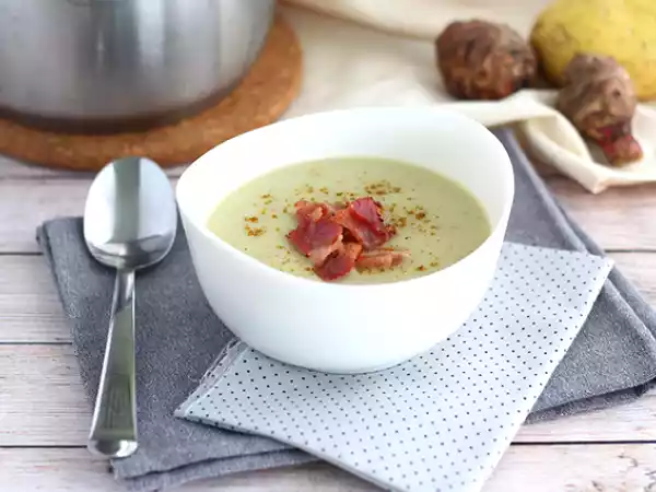 Recept Jordärtskocks-, potatis- och baconsoppa