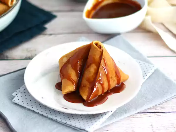 Recept Pannkakssamoussas med karamelliserade äpplen