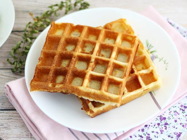 Recept Lätta och krispiga våfflor