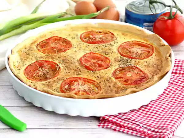 Recept Quiche med tonfisk och tomat