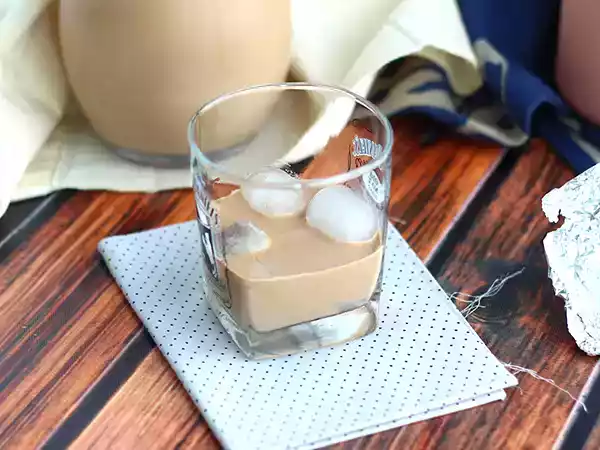 Recept Baileys hemma, den irländska whiskylikören