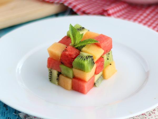 Recept Frukt rubiks kub, designad fruktsallad