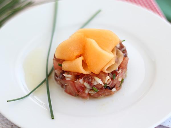 Recept Tartare av skinka, melon och tomat