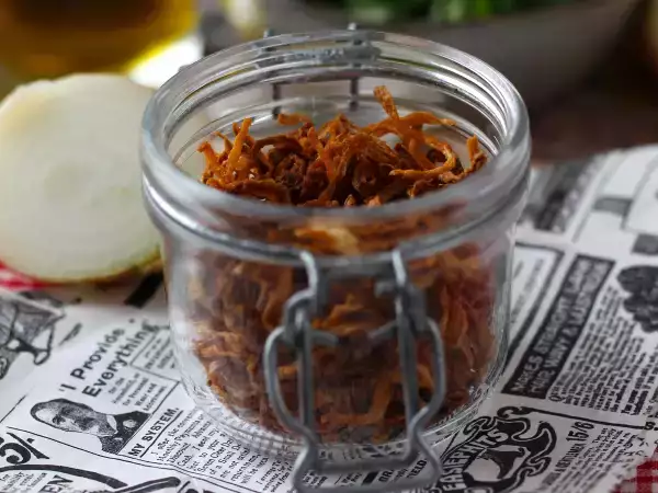 Recept Krispig lök i airfryer – superkrispig och smakrik