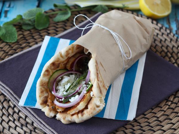 Recept Gyros med halloumi, en vegetarisk version av den grekiska smörgåsen!