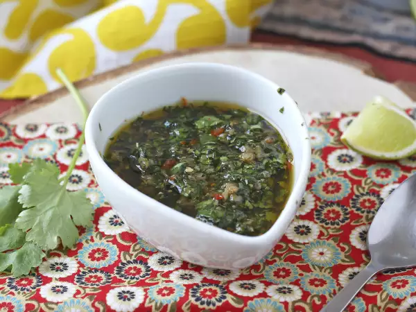 Recept Chimichurri-sås: den perfekta såsen för dina grillfester och asados.