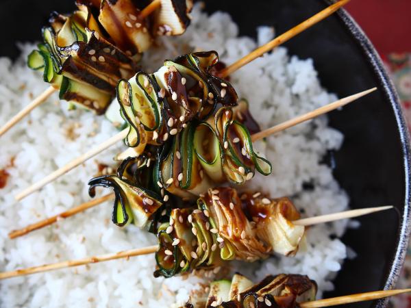Recept Zucchinikebab med en god, kryddig asiatisk sås