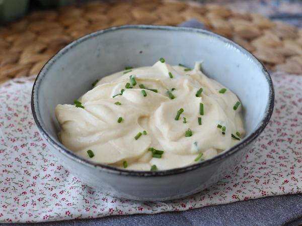 Recept Lätt majonnäs med hårdkokta ägg utan olja! perfekt när du inte kan äta råa ägg!