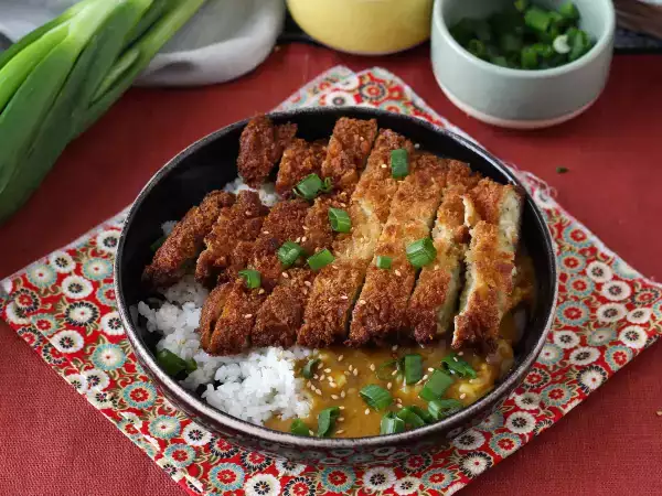 Recept Panerad aubergine med pankoströbröd, katsu-liknande japansk curry men vegetarisk