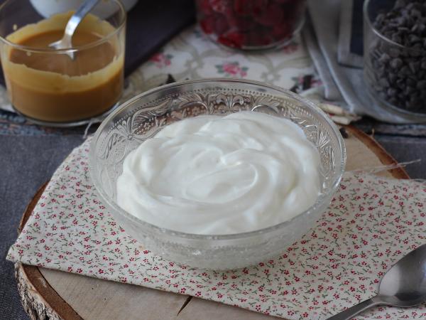 Recept Hur man gör hemlagad skyr? ett enkelt och ekonomiskt recept!